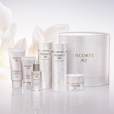 コスメデコルテ AQ ラディアンス コフレ Ⅱ｜美容メディアVOCE